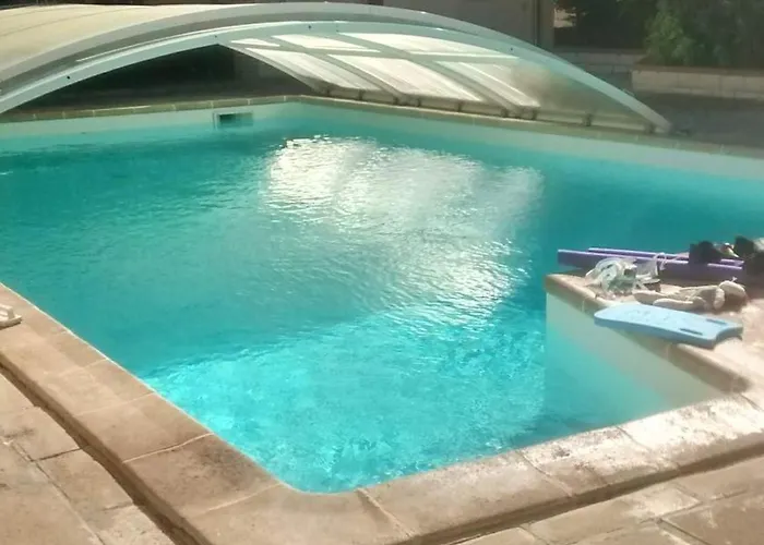 Chambre Sur Mezzanine Salon Cuisine D\'Ete Exterieure Piscine