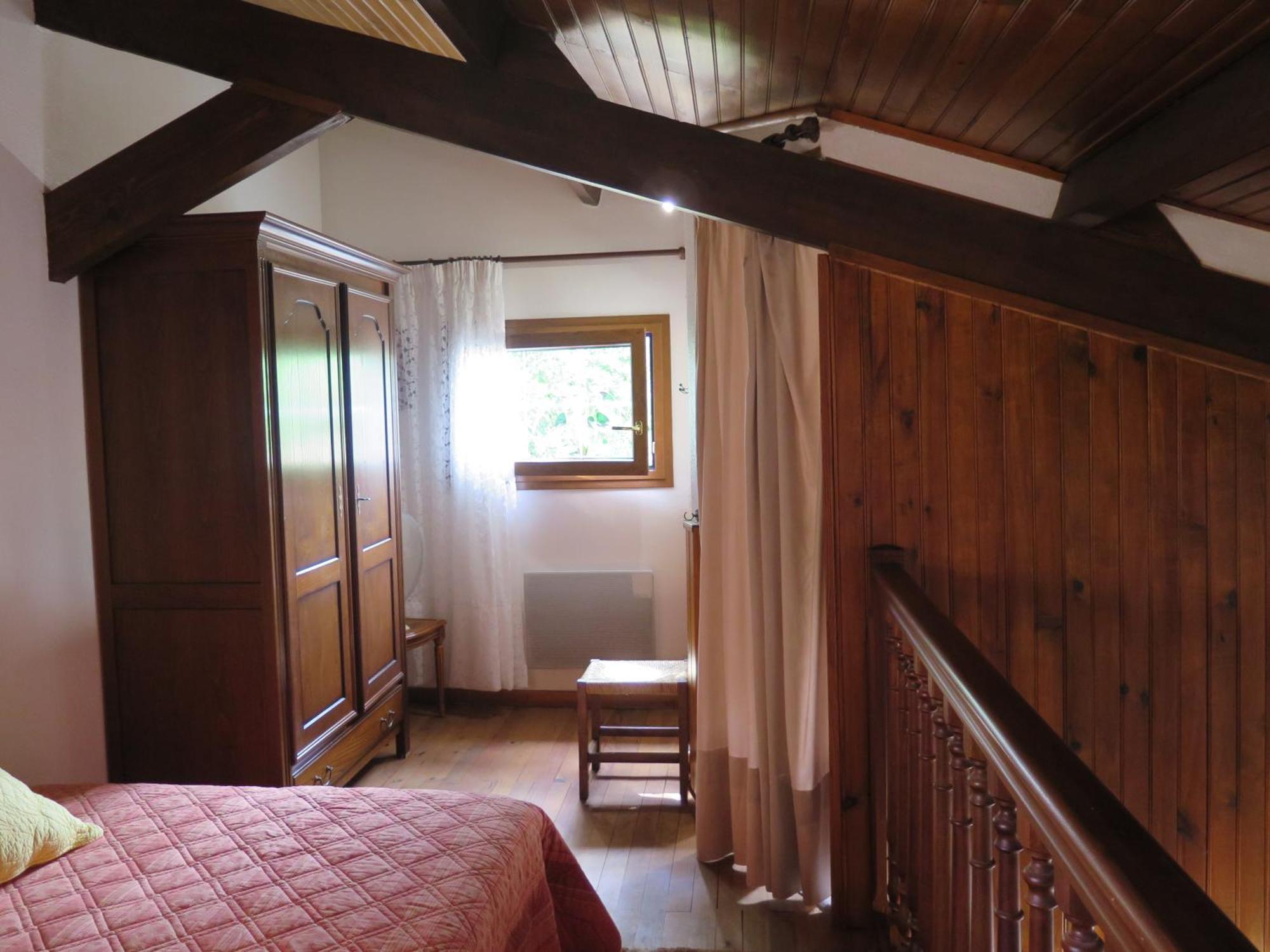 Sur Mezzanine Salon Cuisine D'ete Exterieure Piscine Homestay Coufouleux