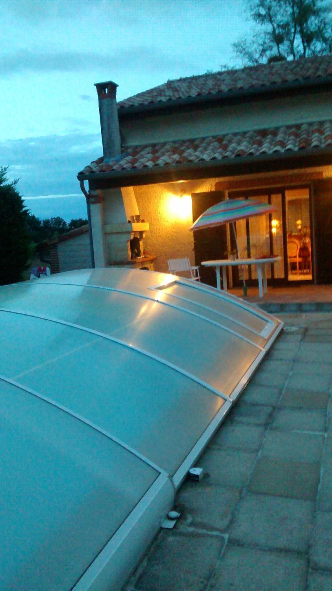 Sur Mezzanine Salon Cuisine D'ete Exterieure Piscine Coufouleux